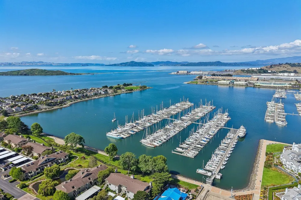 326 Commodore Drive Richmond, CA 94804