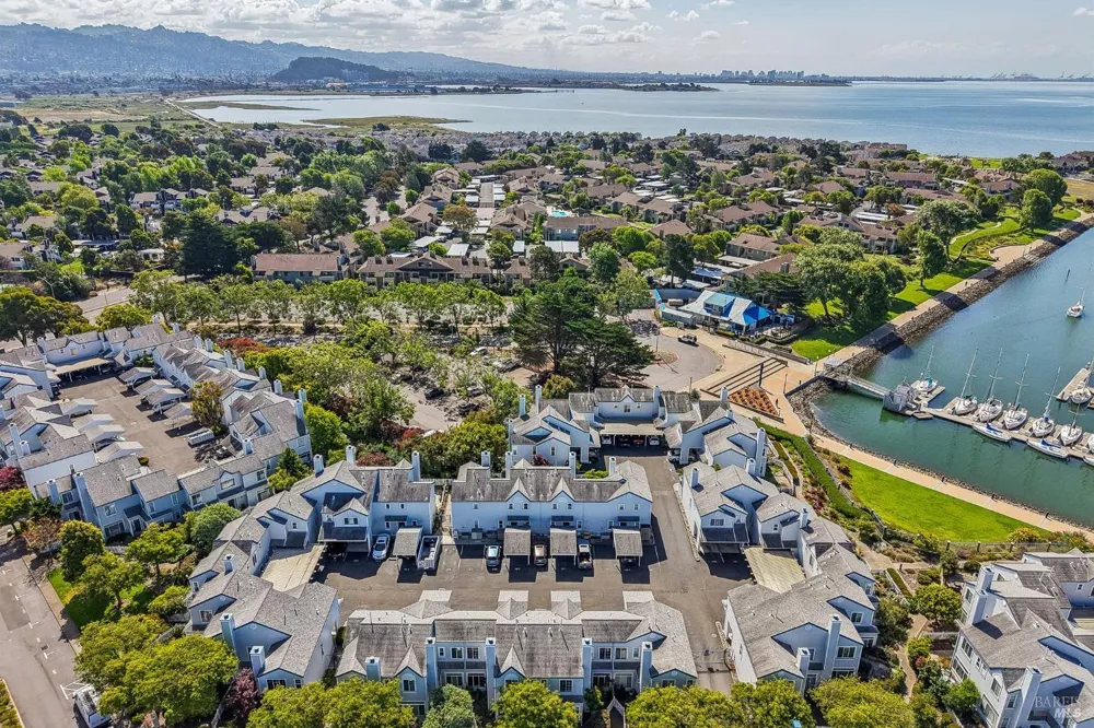 326 Commodore Drive Richmond, CA 94804