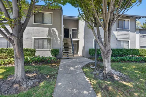 900 Cambridge Drive ##30