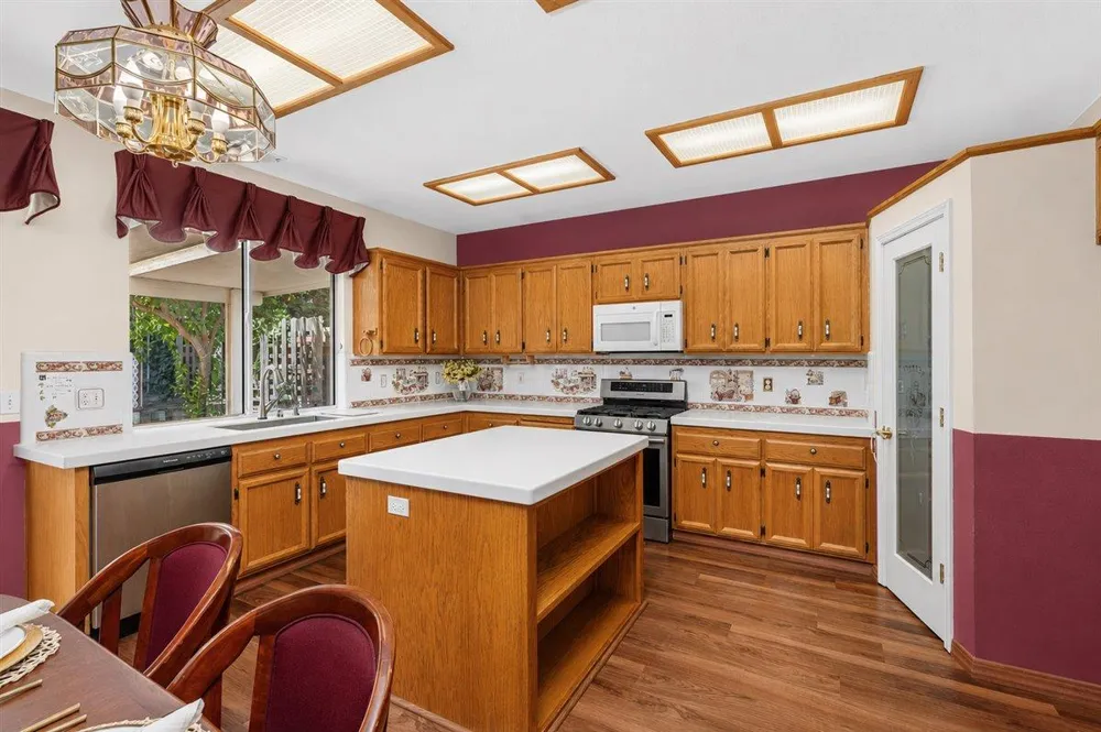 1642 Poppy Circle Rocklin, CA 95765