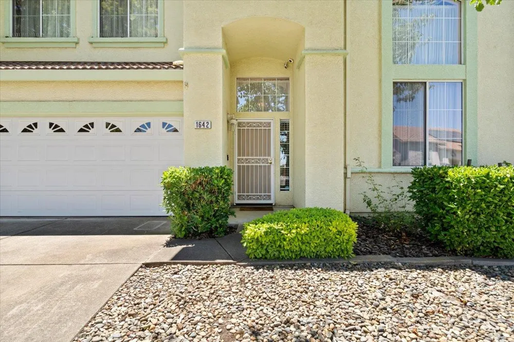 1642 Poppy Circle Rocklin, CA 95765