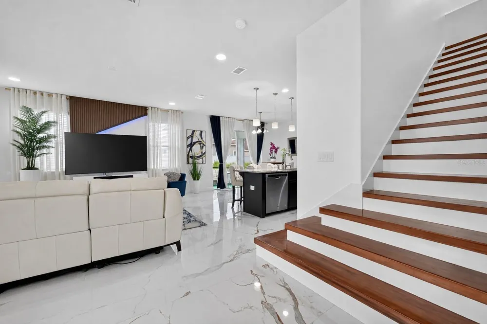 2527 NOUVEAU WAY Kissimmee, FL 34741