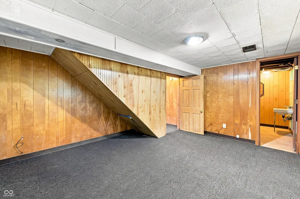 3402 Windcrest Drive Bloomington, IN 47404
