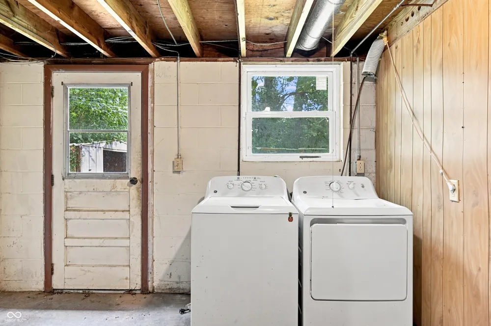 3402 Windcrest Drive Bloomington, IN 47404
