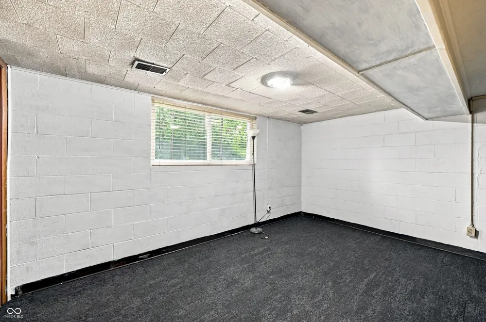 3402 Windcrest Drive Bloomington, IN 47404