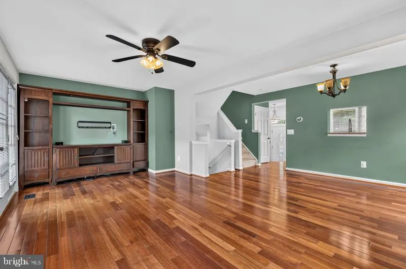 6221 BELLA DRIVE Centreville, VA 20121