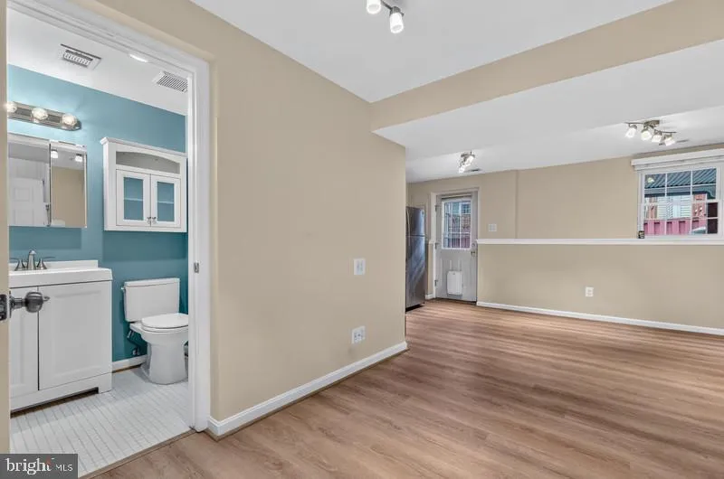 6221 BELLA DRIVE Centreville, VA 20121