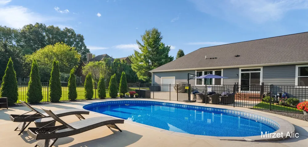 5220 Canyon River Drive NE Cannon Township, MI 49301