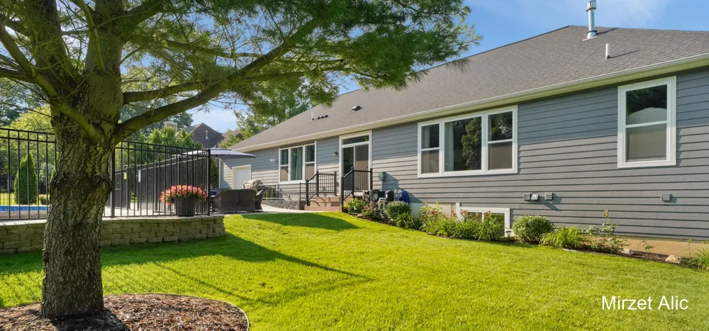 5220 Canyon River Drive NE Cannon Township, MI 49301