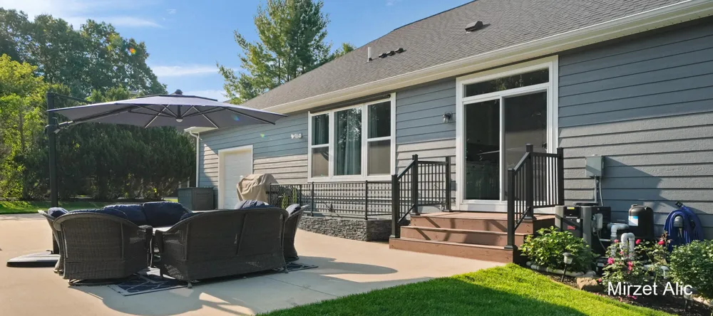 5220 Canyon River Drive NE Cannon Township, MI 49301