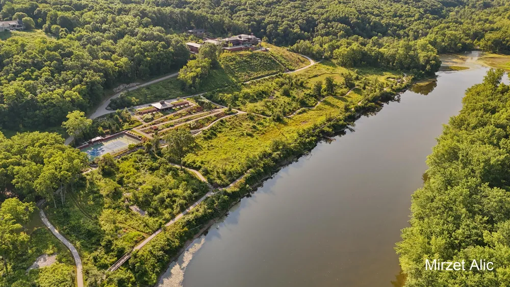 5220 Canyon River Drive NE Cannon Township, MI 49301