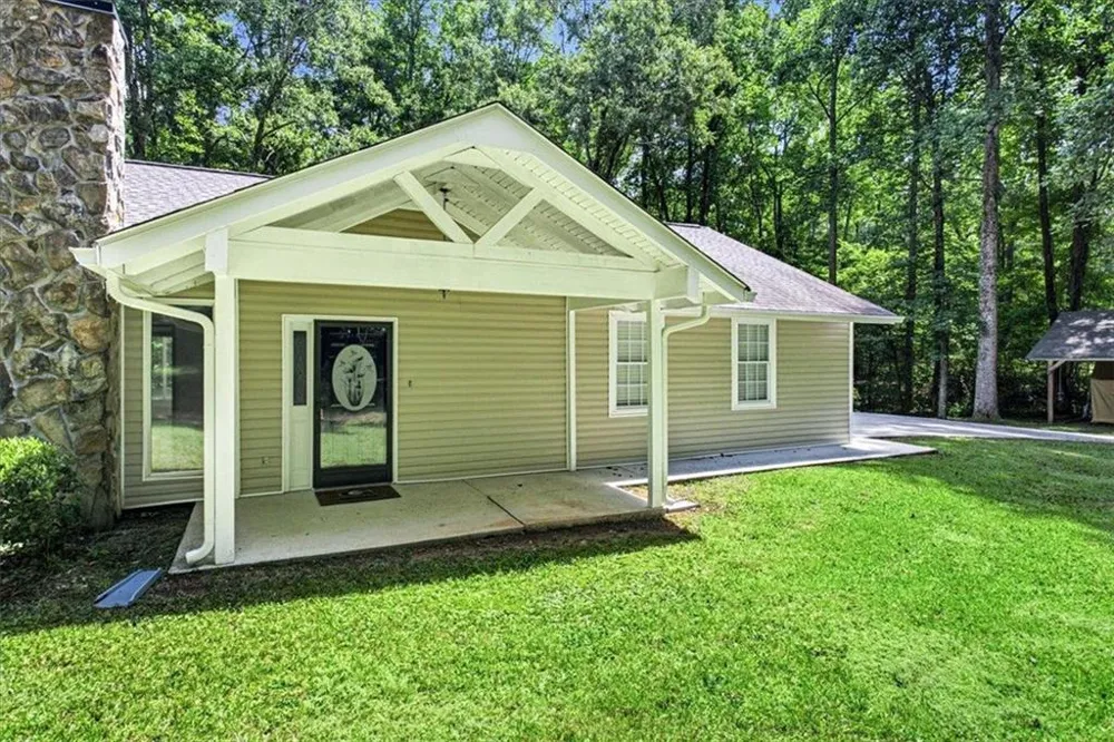 1351 Minix Road Sharpsburg, GA 30277