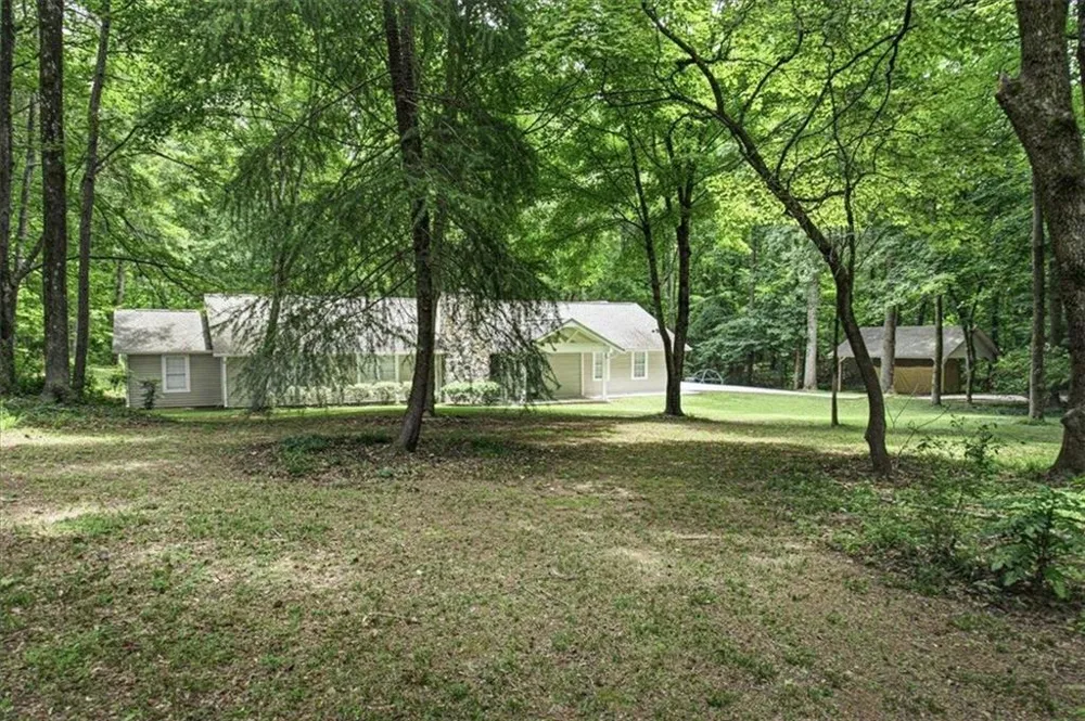 1351 Minix Road Sharpsburg, GA 30277