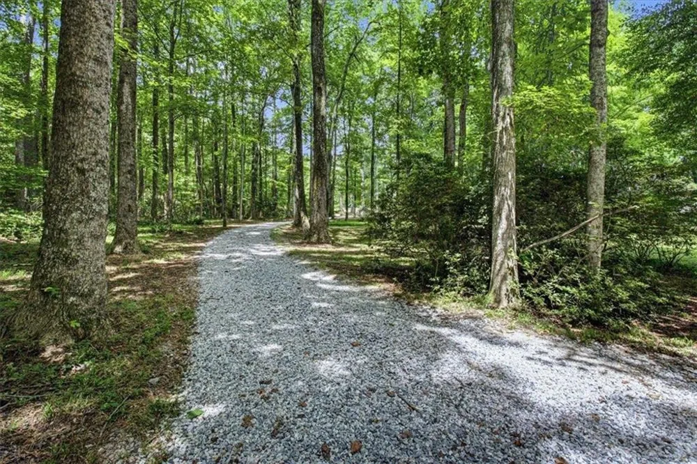 1351 Minix Road Sharpsburg, GA 30277