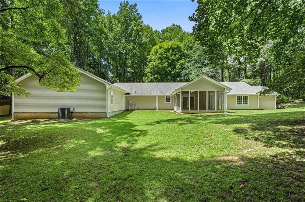 1351 Minix Road Sharpsburg, GA 30277