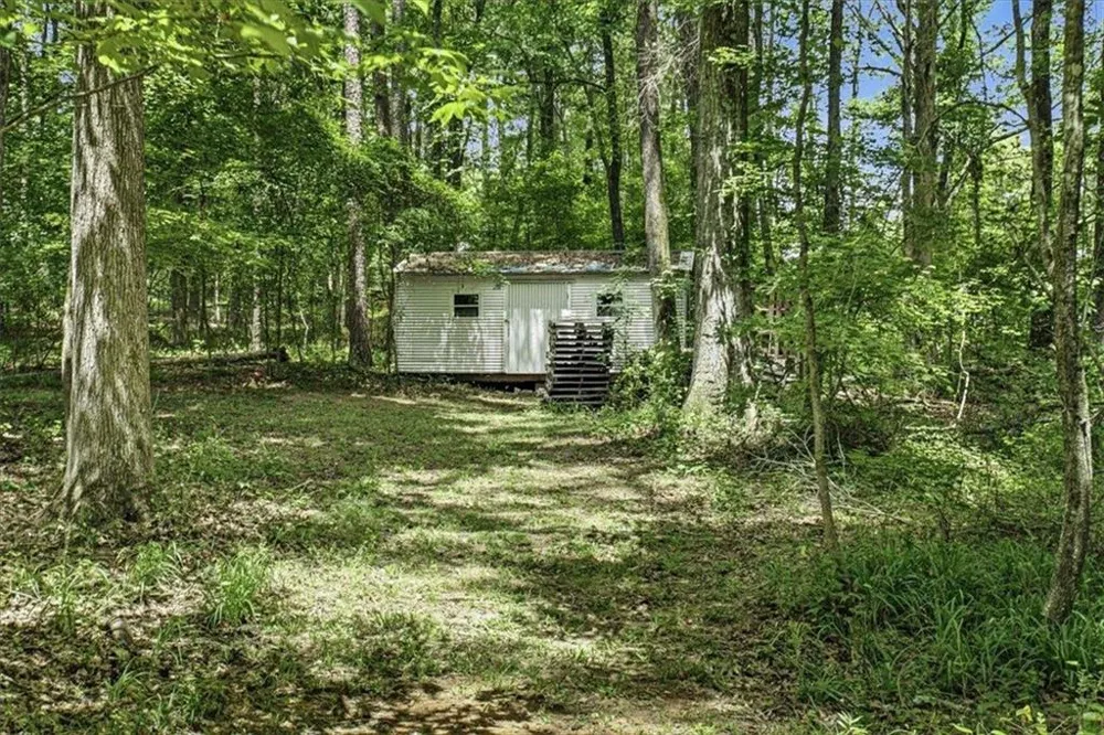 1351 Minix Road Sharpsburg, GA 30277
