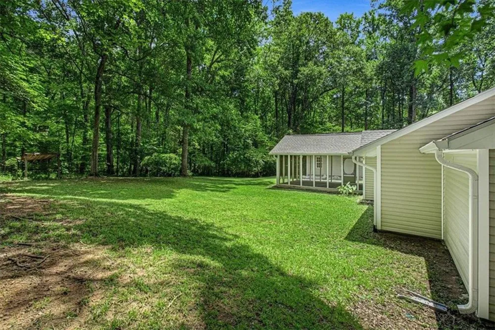 1351 Minix Road Sharpsburg, GA 30277