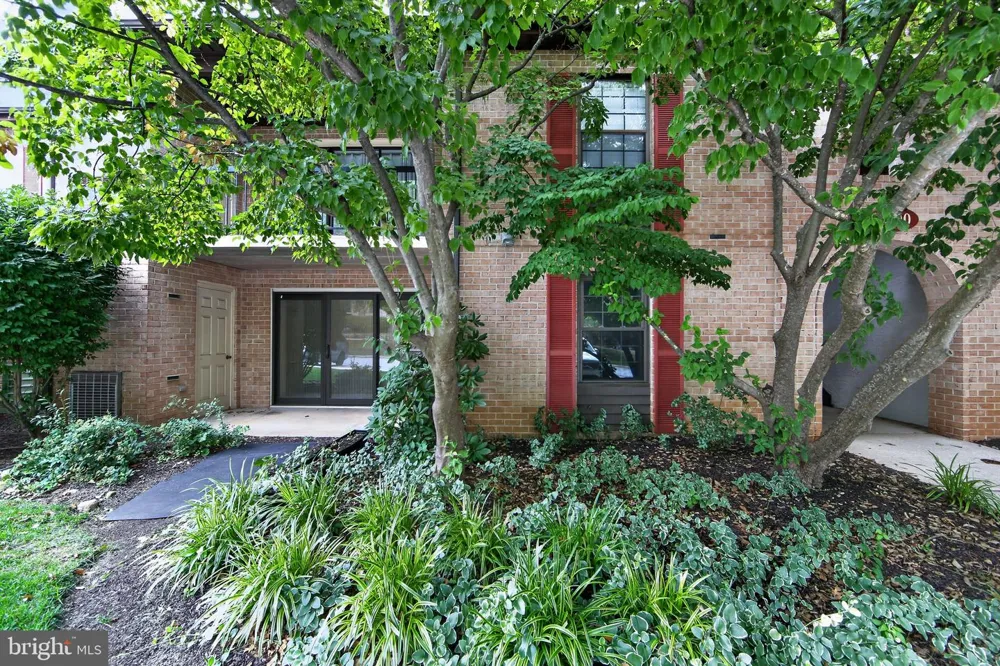1311 EAGLES RIDGE DRIVE #11 Chesterbrook, PA 19087
