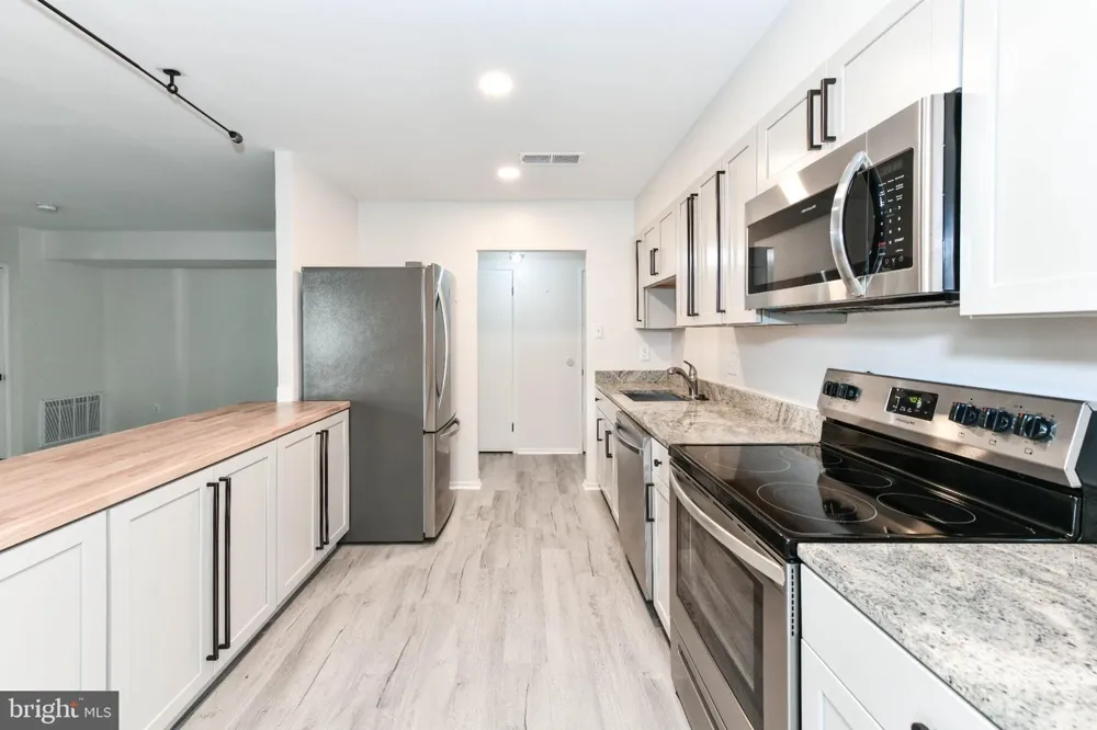 507 FLORIDA AVENUE #103 Herndon, VA 20170