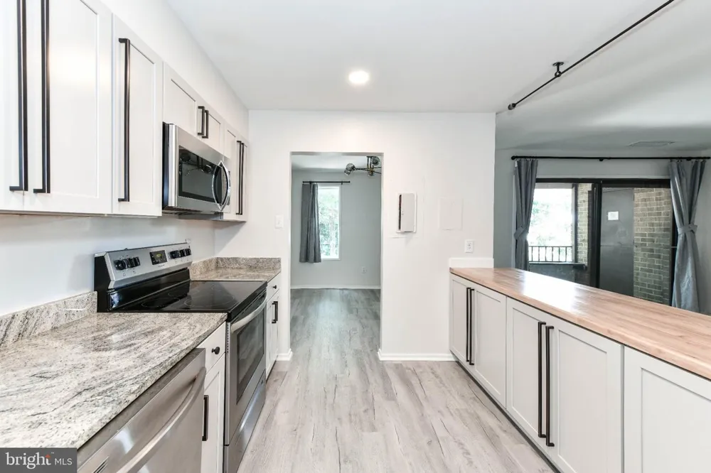 507 FLORIDA AVENUE #103 Herndon, VA 20170