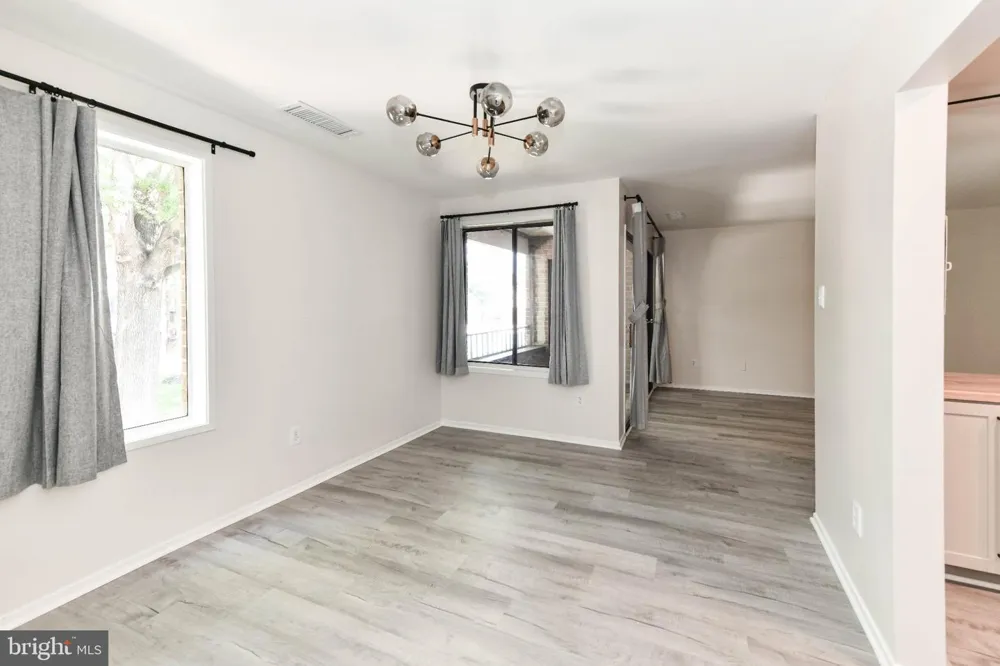 507 FLORIDA AVENUE #103 Herndon, VA 20170