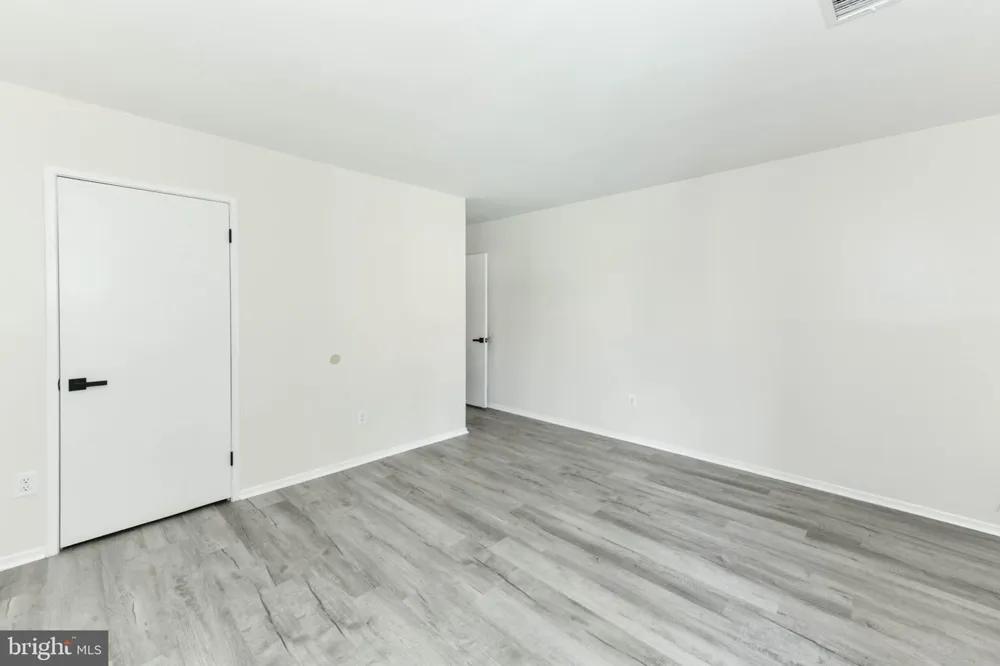 507 FLORIDA AVENUE #103 Herndon, VA 20170