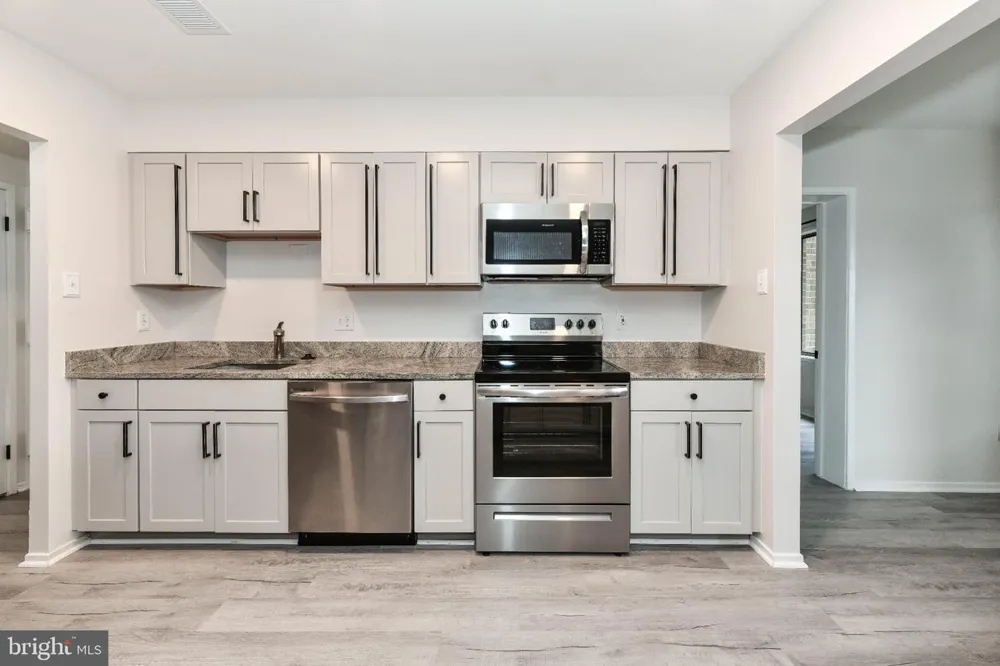 507 FLORIDA AVENUE #103 Herndon, VA 20170