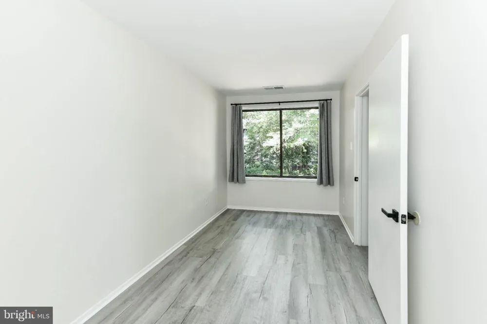 507 FLORIDA AVENUE #103 Herndon, VA 20170