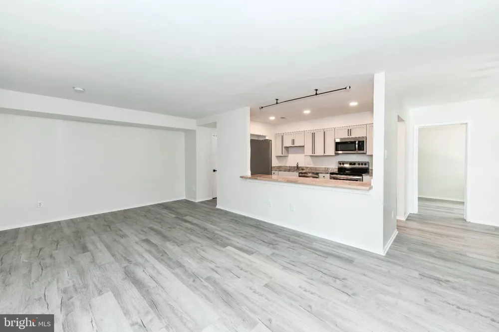 507 FLORIDA AVENUE #103 Herndon, VA 20170