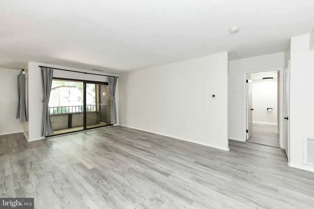 507 FLORIDA AVENUE #103 Herndon, VA 20170
