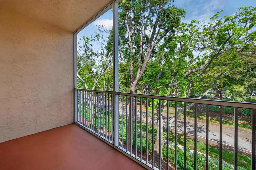 7775 Yardley Drive #314 Tamarac, FL 33321