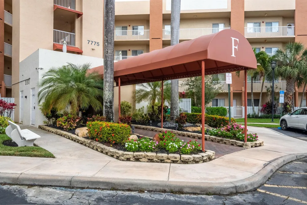 7775 Yardley Drive #314 Tamarac, FL 33321