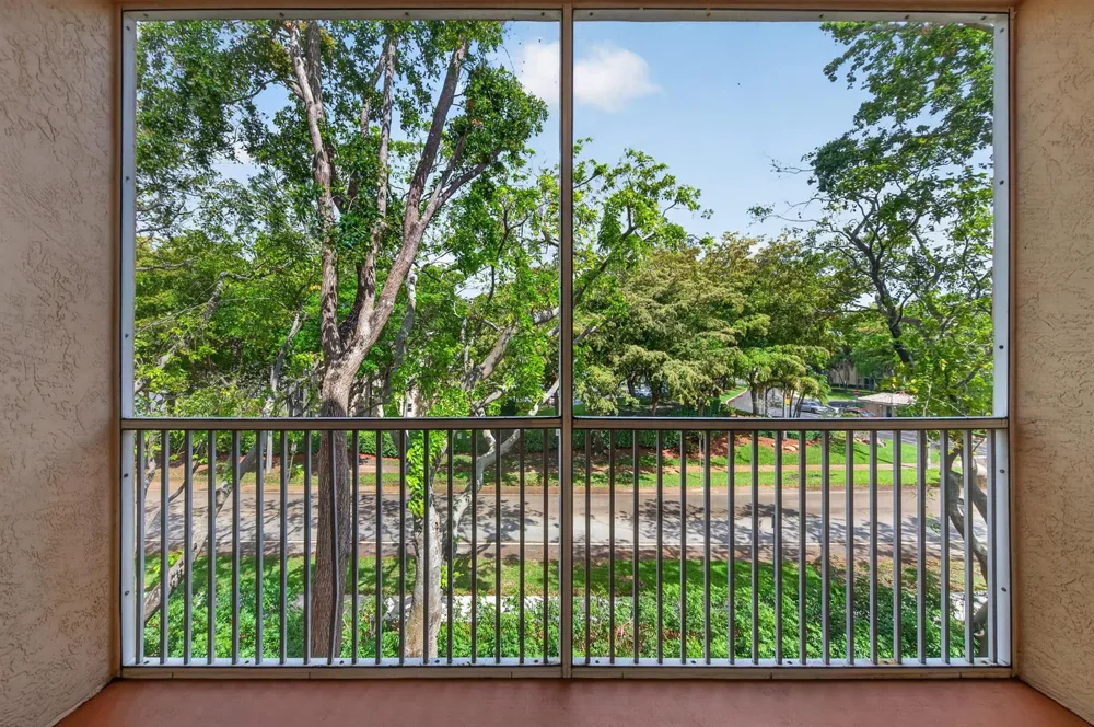7775 Yardley Drive #314 Tamarac, FL 33321