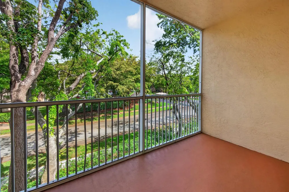 7775 Yardley Drive #314 Tamarac, FL 33321