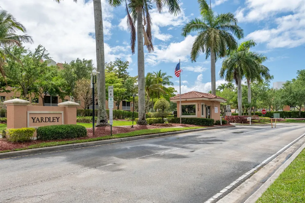 7775 Yardley Drive #314 Tamarac, FL 33321