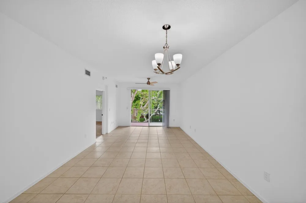 7775 Yardley Drive #314 Tamarac, FL 33321