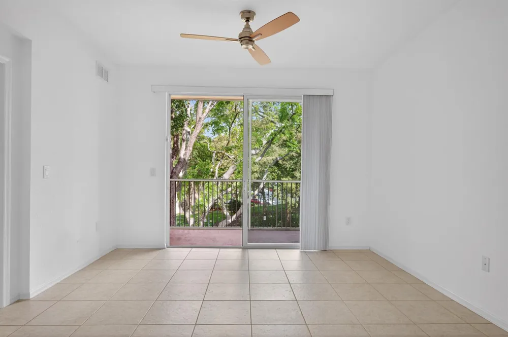 7775 Yardley Drive #314 Tamarac, FL 33321