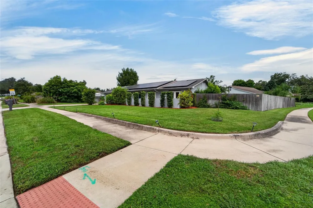 1120 LAKEMONT DRIVE Valrico, FL 33594