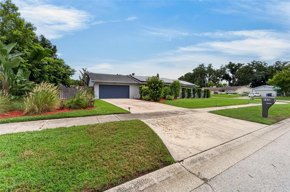 1120 LAKEMONT DRIVE Valrico, FL 33594
