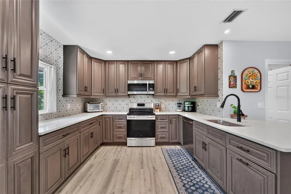 1120 LAKEMONT DRIVE Valrico, FL 33594