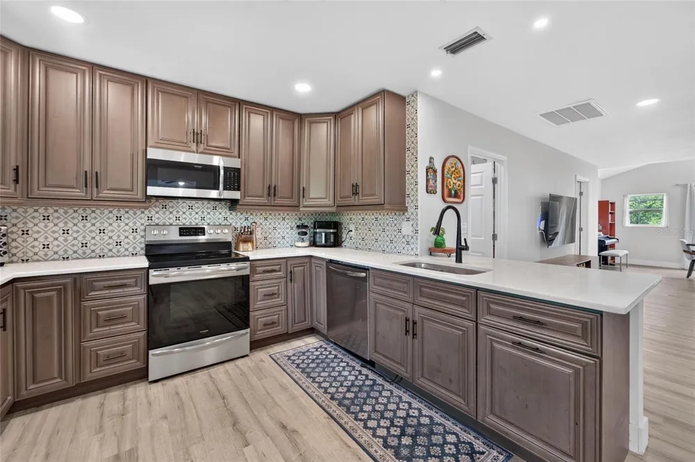 1120 LAKEMONT DRIVE Valrico, FL 33594