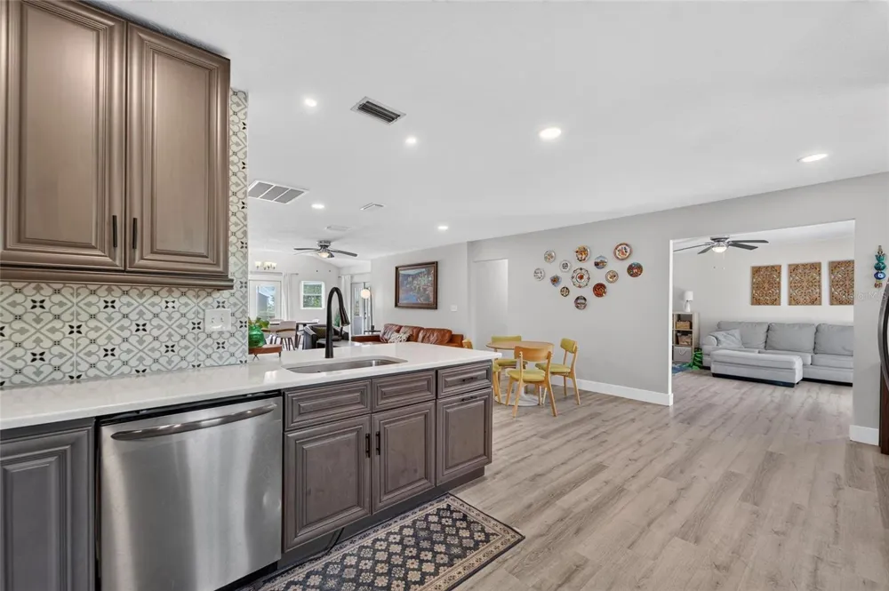 1120 LAKEMONT DRIVE Valrico, FL 33594