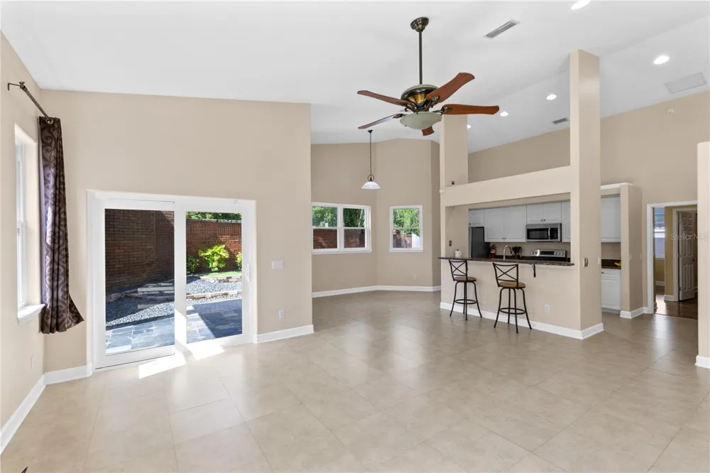 683 OAK HOLLOW WAY Altamonte Springs, FL 32714