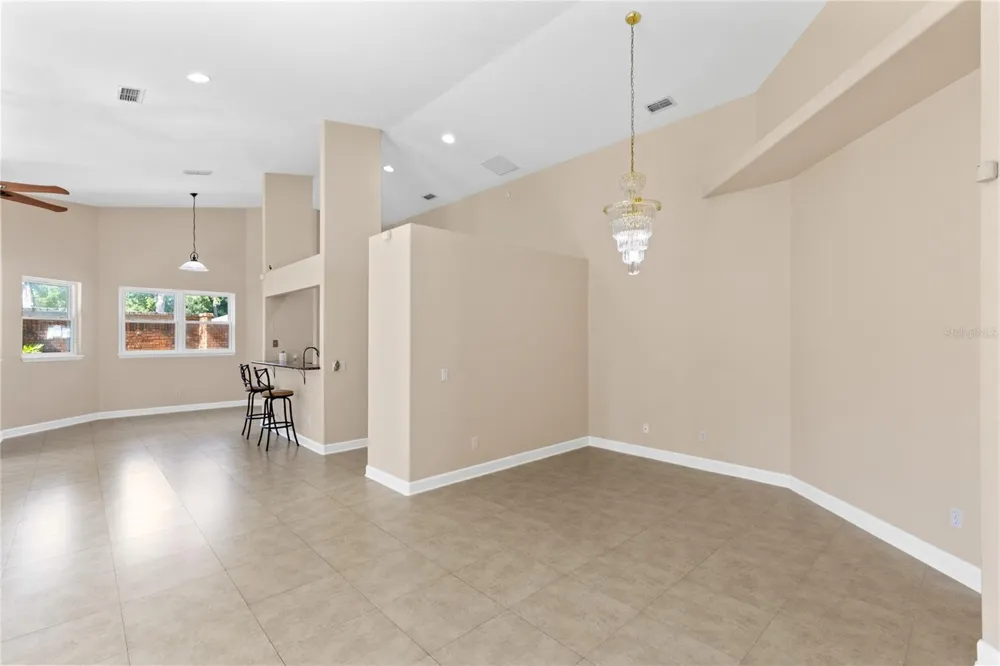 683 OAK HOLLOW WAY Altamonte Springs, FL 32714