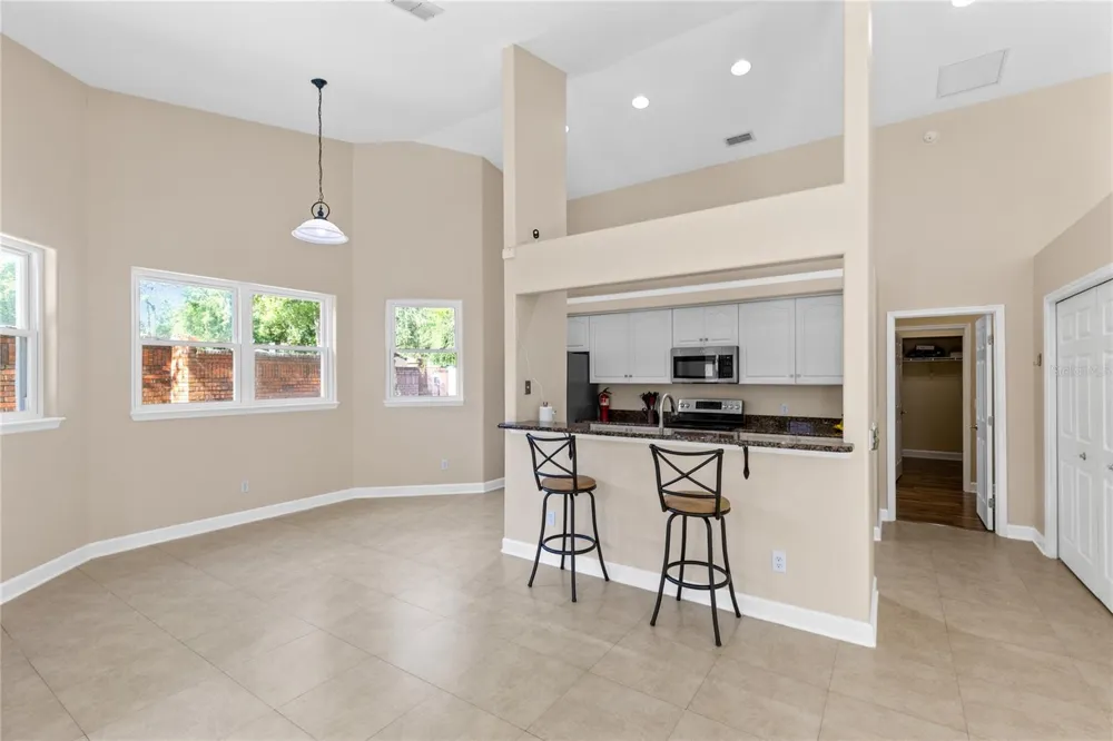 683 OAK HOLLOW WAY Altamonte Springs, FL 32714