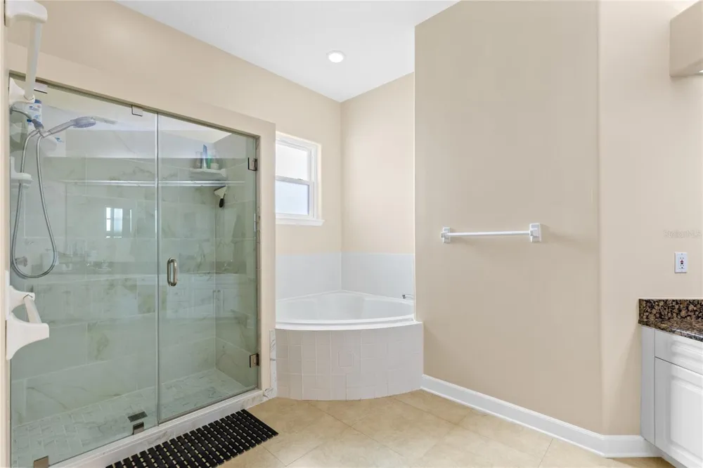 683 OAK HOLLOW WAY Altamonte Springs, FL 32714