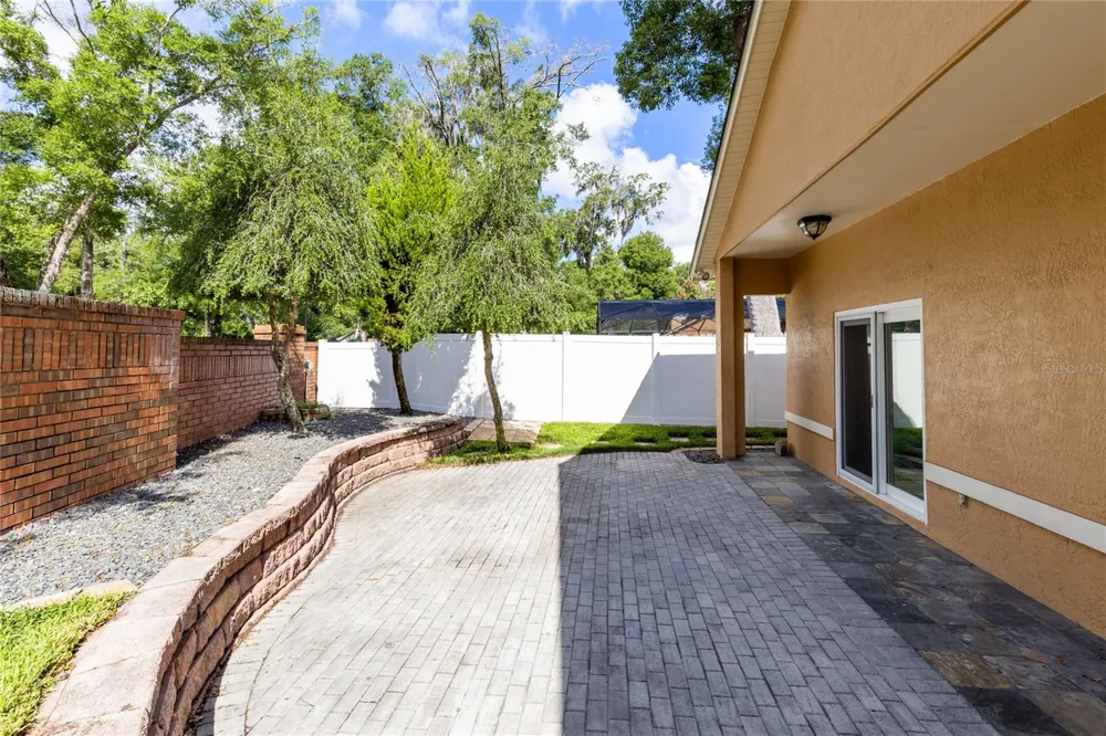 683 OAK HOLLOW WAY Altamonte Springs, FL 32714