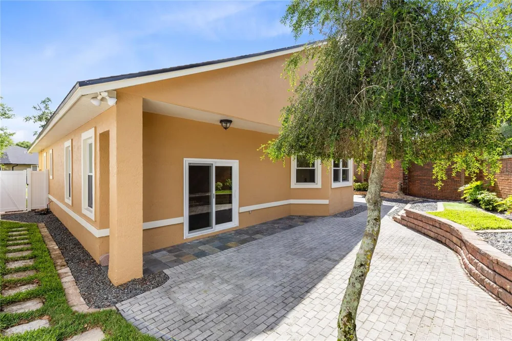 683 OAK HOLLOW WAY Altamonte Springs, FL 32714