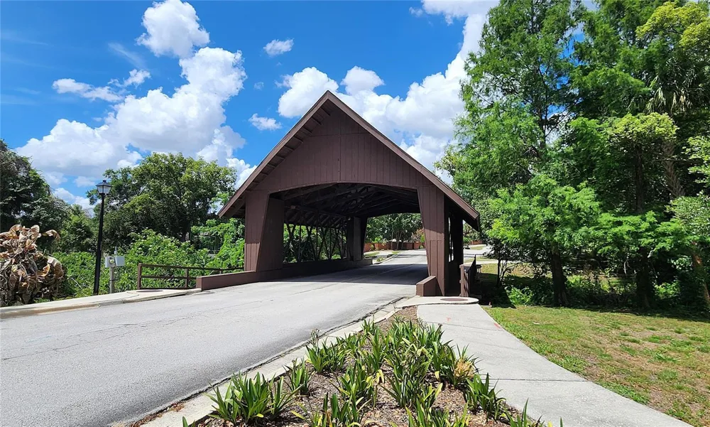 683 OAK HOLLOW WAY Altamonte Springs, FL 32714