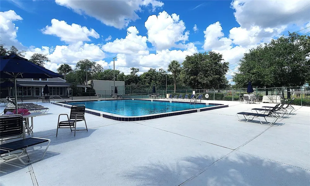 683 OAK HOLLOW WAY Altamonte Springs, FL 32714